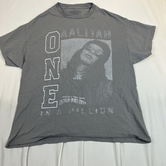goodie two sleeves Other - Aaliyah One In A Million Graphic T-Shirt Gray Cotton XL Goodie Two Sleeves